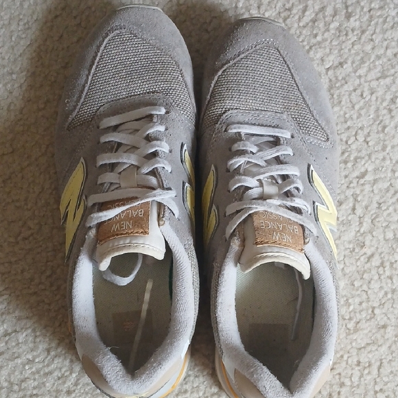 New Balance Classic 996 Athletic Shoes - Picture 7 of 7